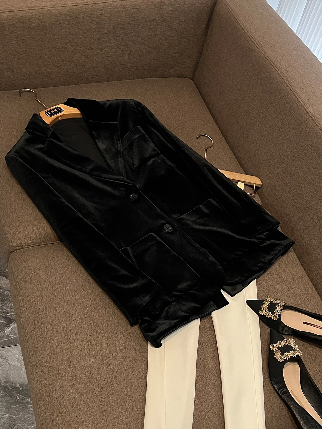 

Ele Velvet Suit Jaet with Notch Collar And oulder Pads Medium Length Versatile Luxury Sle Women's Busin Wear