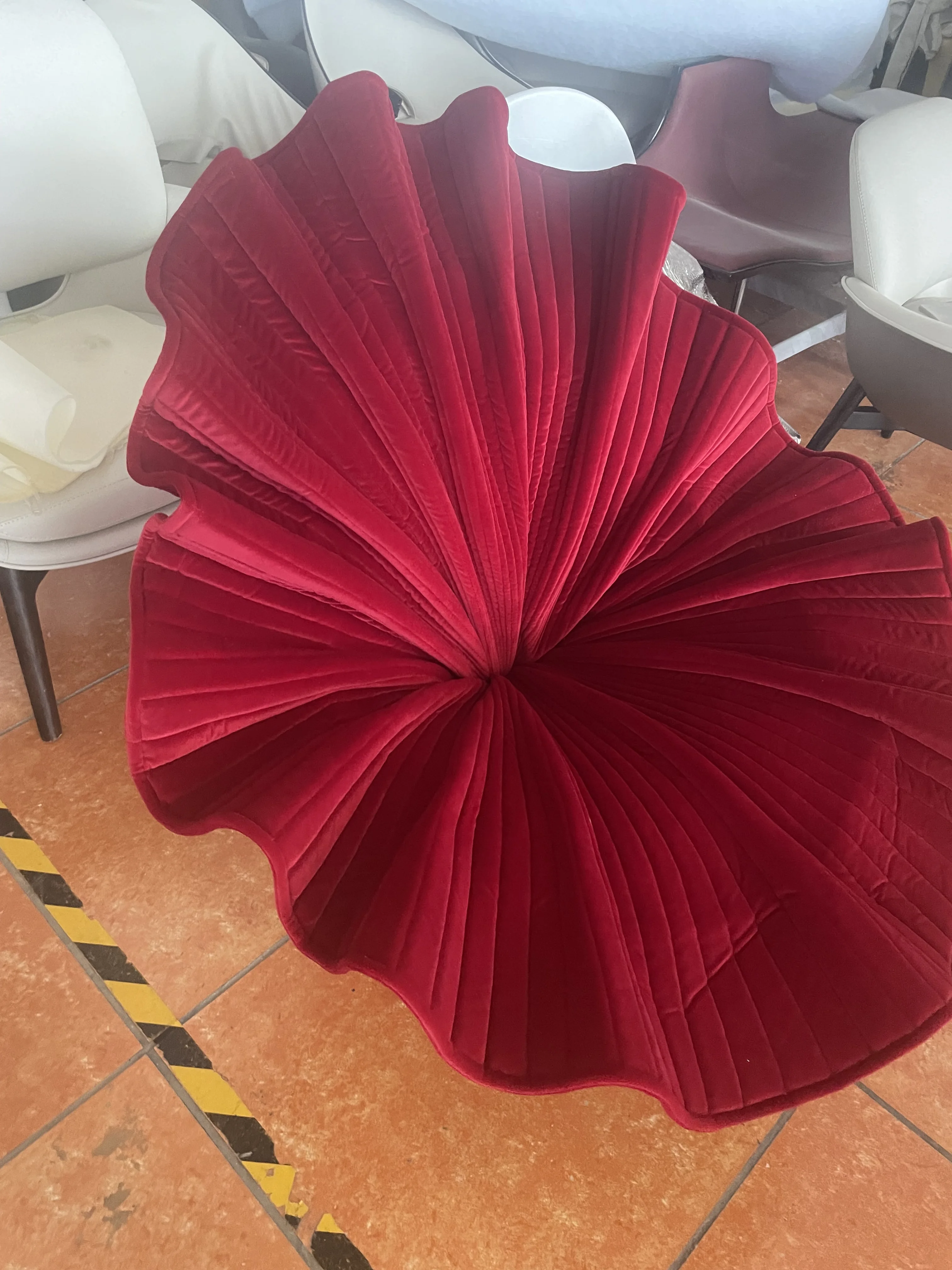 Sala de estar moderna, sala de estar, poltronas giratórias de flores