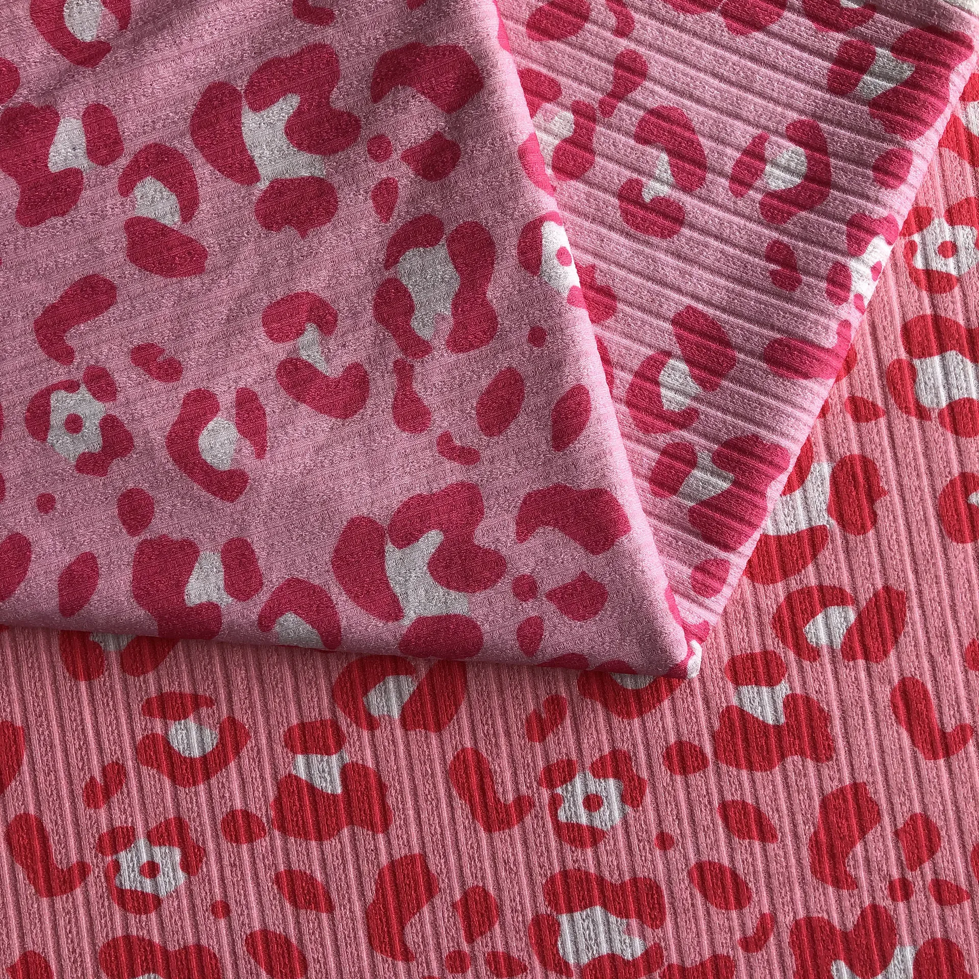 Новинка 2025 года, жаккардовая ткань с леопардовым принтом, эластичная ткань в полоску, весенне-летняя модная юбка, футболка, ткань