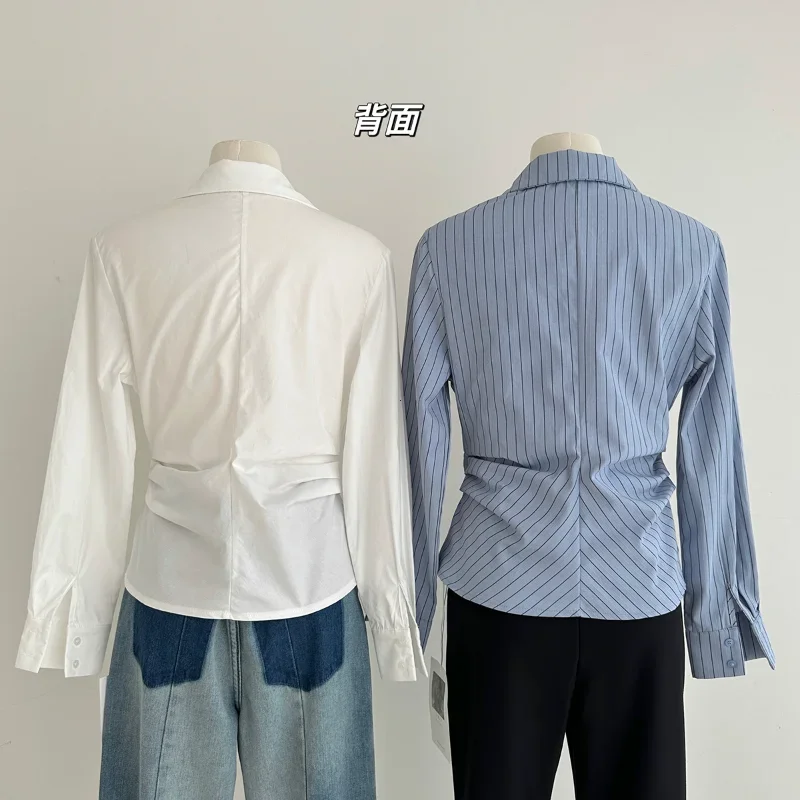 Kemeja Bergaris Elegan Wanita Vintage Blus Putih Tidak Beraturan Wanita Korea Lengan Panjang Chic Kancing Desain Ramping Atasan Baru