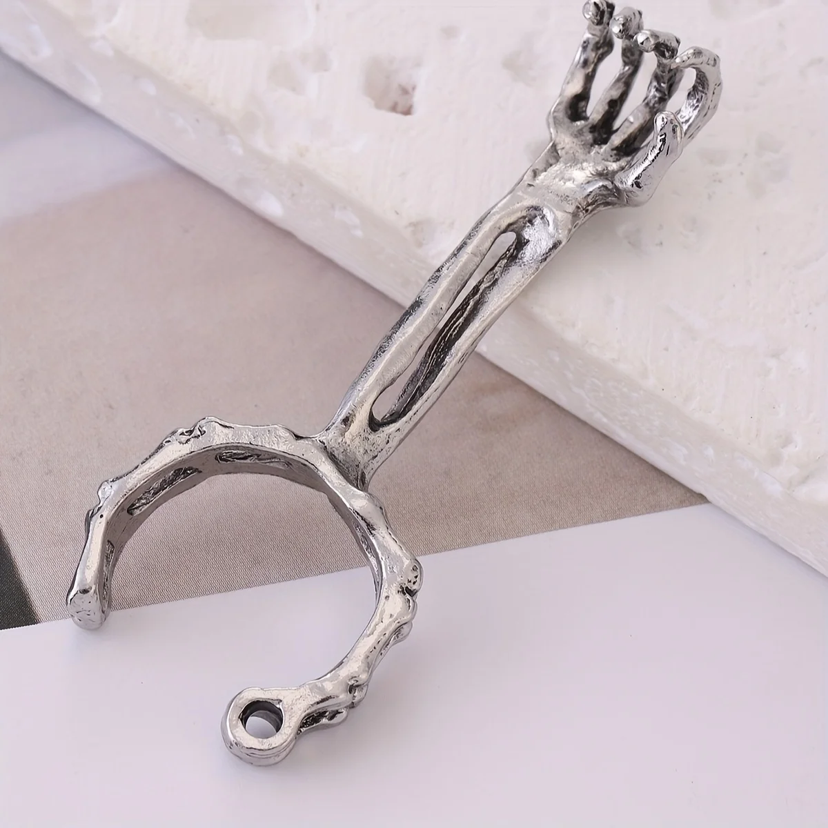 1Pc Bone-Shaped Smoking Ring with Skull Design on Mouthpiece, Novelty Smoking Accessory