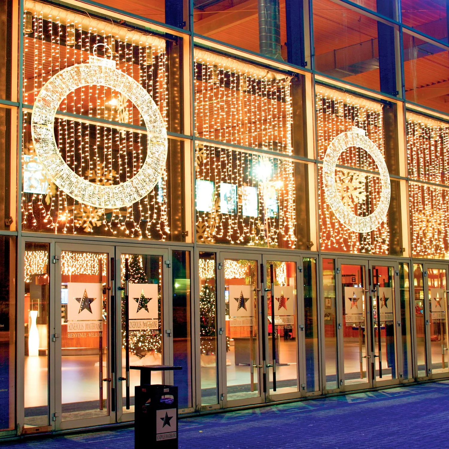 رائجة البيع مخصص في الهواء الطلق مقاوم للماء حلقة مضيئة 2D LED عزر ضوء عيد الميلاد الديكور شارع المشهد عيد الميلاد زخرفة