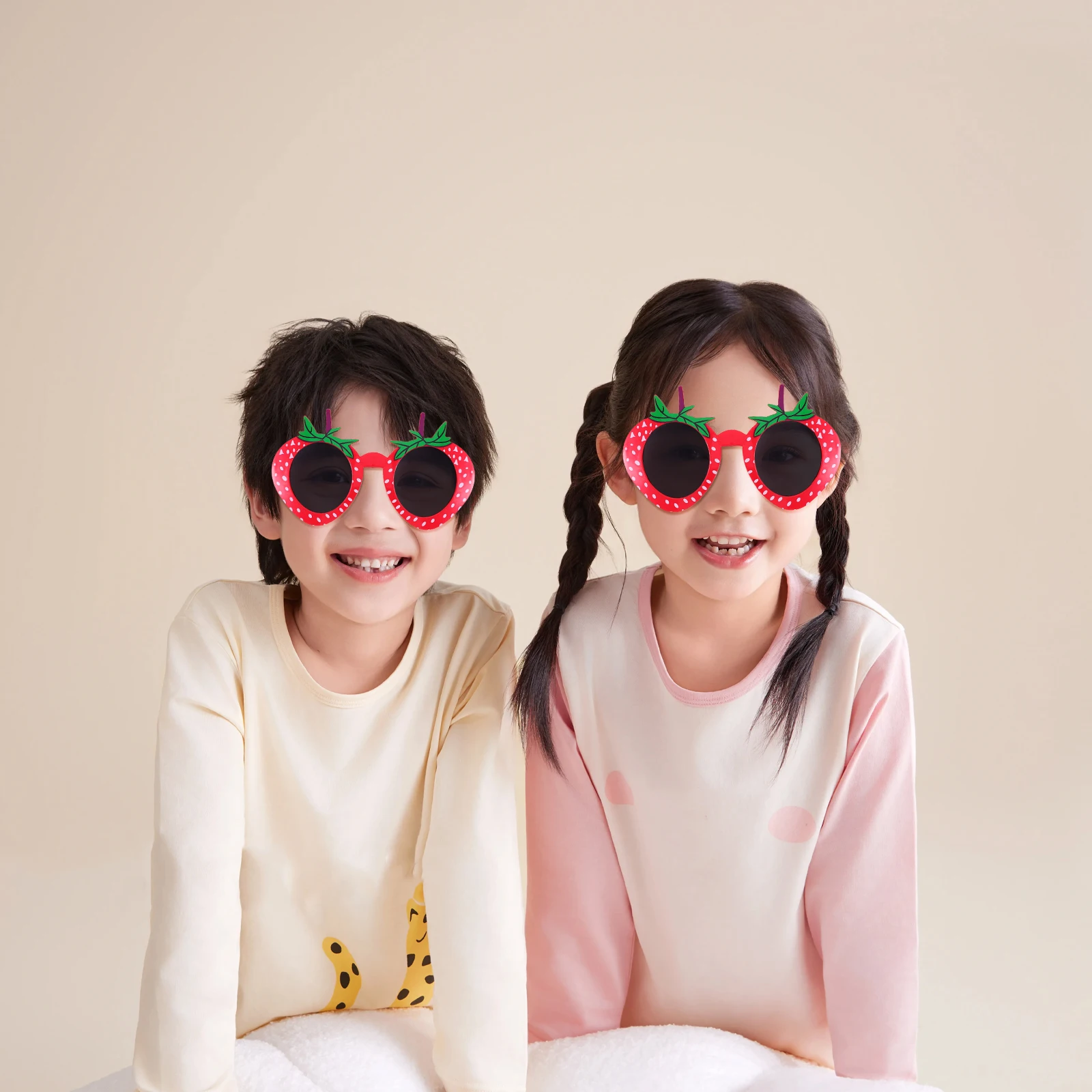 

4 Pcs Strawberry Sunglasses Toddler Fancy Dress ing Party Abs Festival Funny Woman Costume Accessories