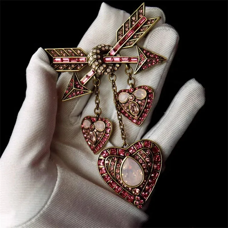 Large Size Retro Heavy Industry Cupid Love Arrow Luxury Love High-end Design Brooch Delicate Ladies Corsage Jewelry