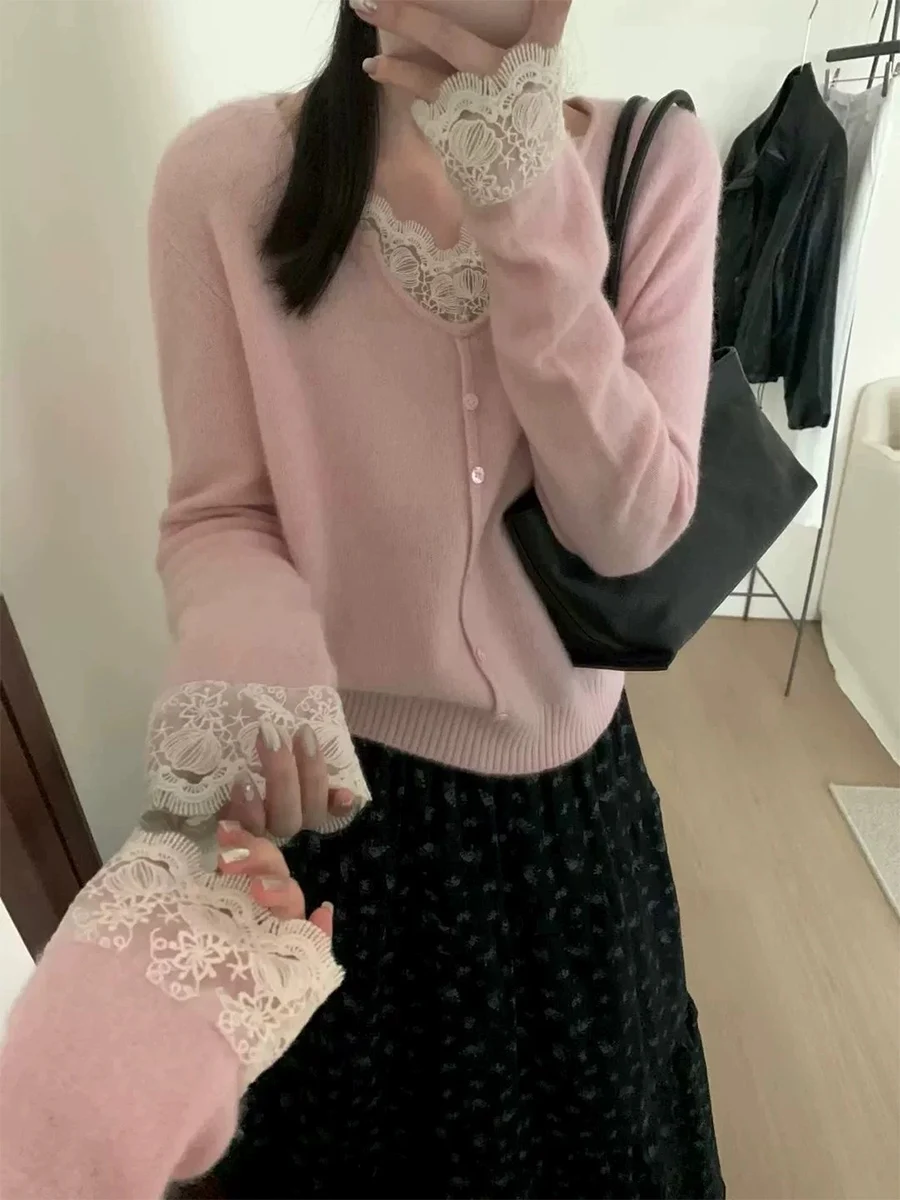 เสื้อสเวตเตอร์ถักไหมพรมทรงหลวม แต่งลูกไม้สไตล์เกาหลี สำหรับผู้หญิง ฤดูใบไม้ร่วง ฤดูหนาว ให้ความรู้สึกหรูหรา ใช้เป็นเสื้อตัวในได้