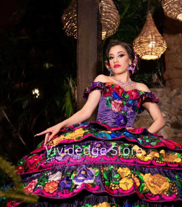 Aangepaste kleur paars prinses strapless korset Mexicaanse galajurken bloemenborduurwerk vestidos 15 jaar quinceañera