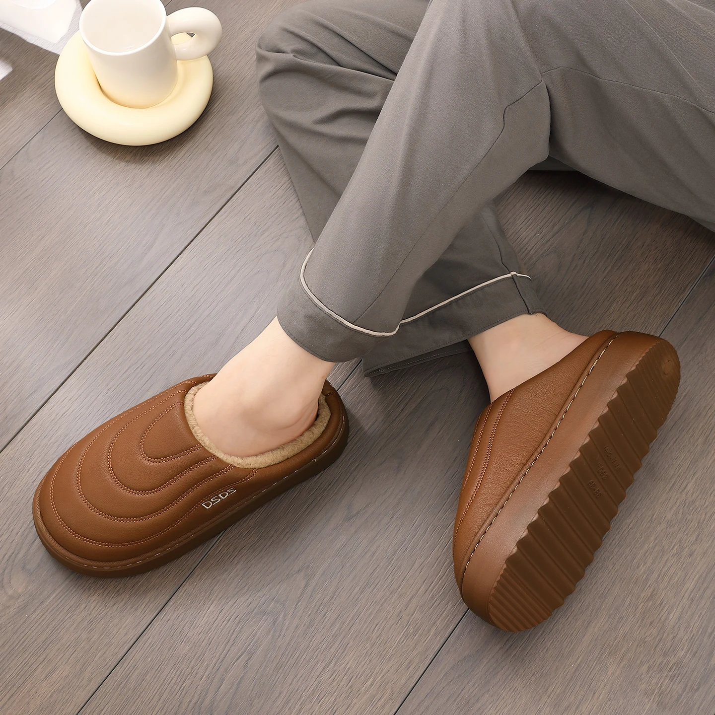 Winterwarme Plüsch-Hausschuhe, wasserdicht, rutschfest, mit dickem Fell, für drinnen und draußen, gemütliche Schuhe für kaltes Wetter, für Damen und Herren. – Detail 18