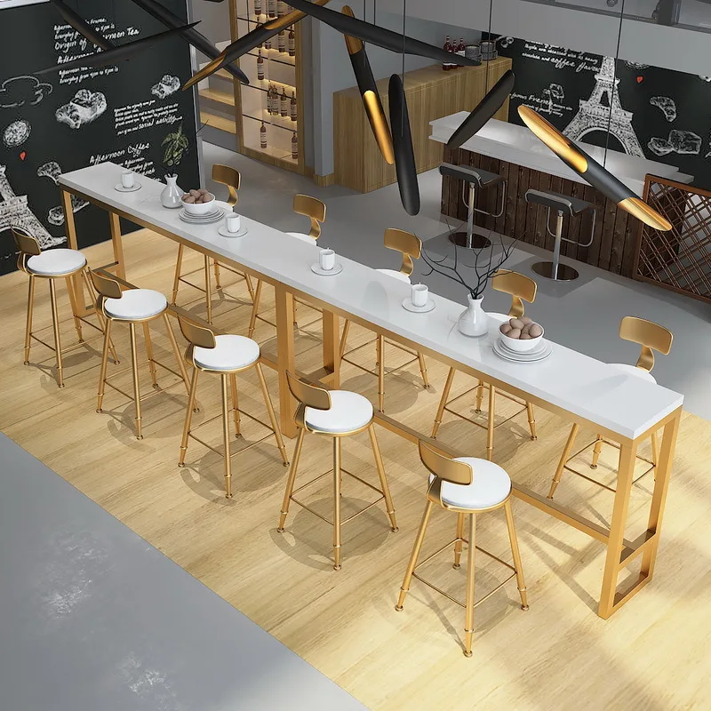 Sedia nordica in legno massello bianco negozio di tè al latte bar contro il muro tavolo alto in ferro casa semplice, tavolo da bar