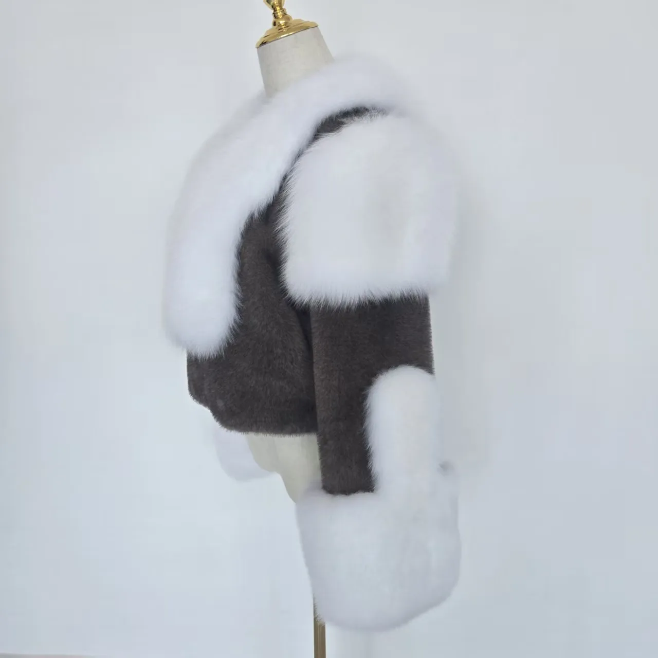 Natural Fox Fur Jacket For Ladies Winter Warm Turn-Down Collar Coat Breathable Trench Coat For Spring Season Short Length