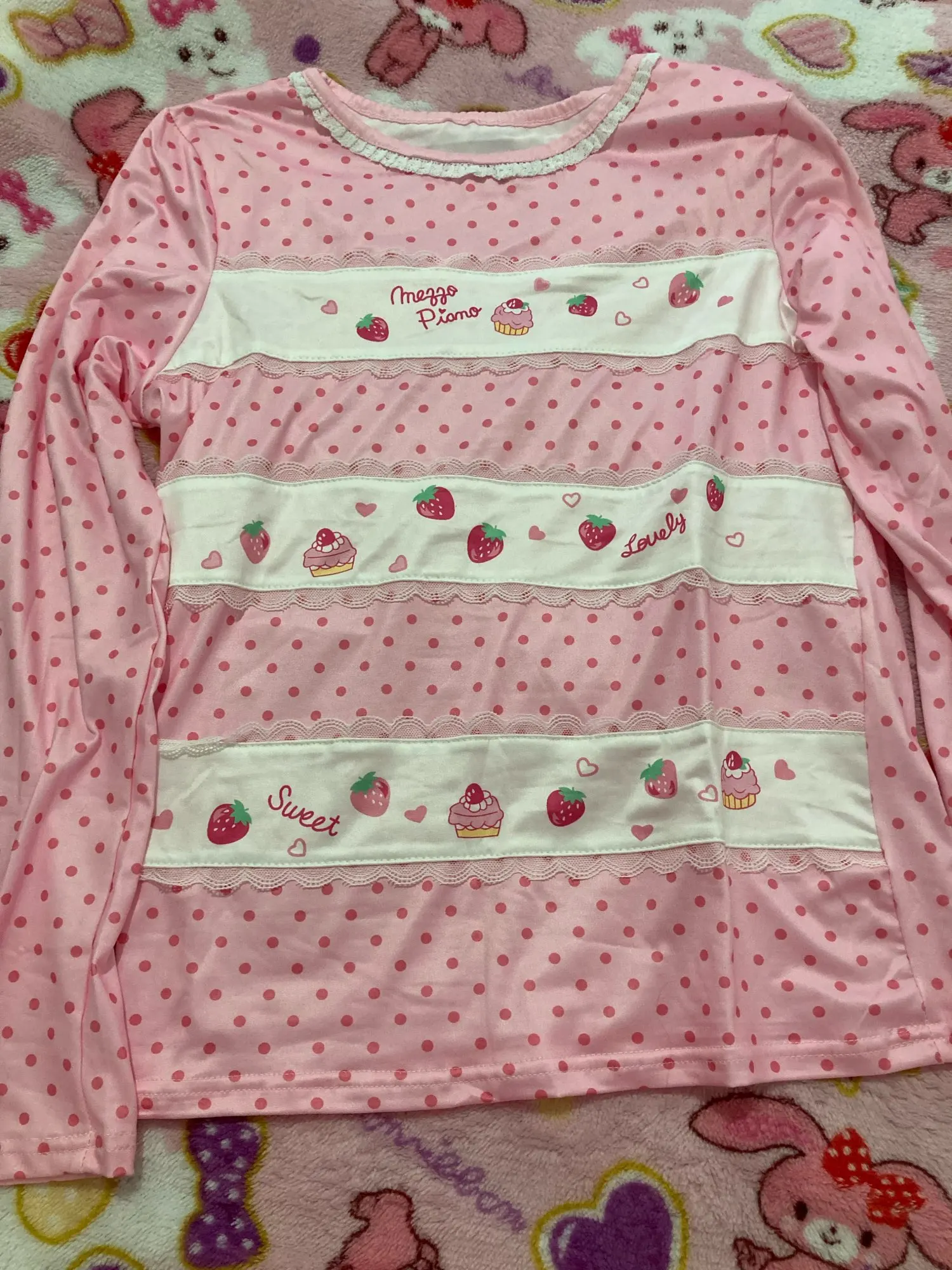 일본 달콤한 딸기 긴 소매 티셔츠 여성 의류 폴카 도트 패션 우아한 티셔츠 여성 한국 인기 의류 Mujer