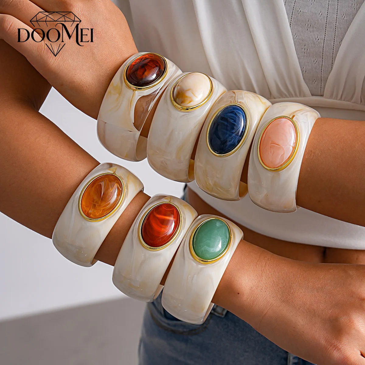 DOO MEI Boho Ivory White Resin Smudging Bangle Bracelet for Women Exaggerated Round Wide Bracelets Summer Beach Hand Jewelry