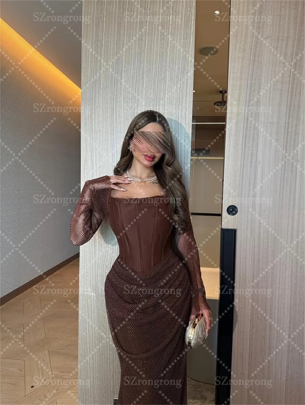 Feito sob encomenda sem alças plissado renda luxo árabe saudita vestido até o chão sem costas vestido de festa à noite com manga longa ilusão