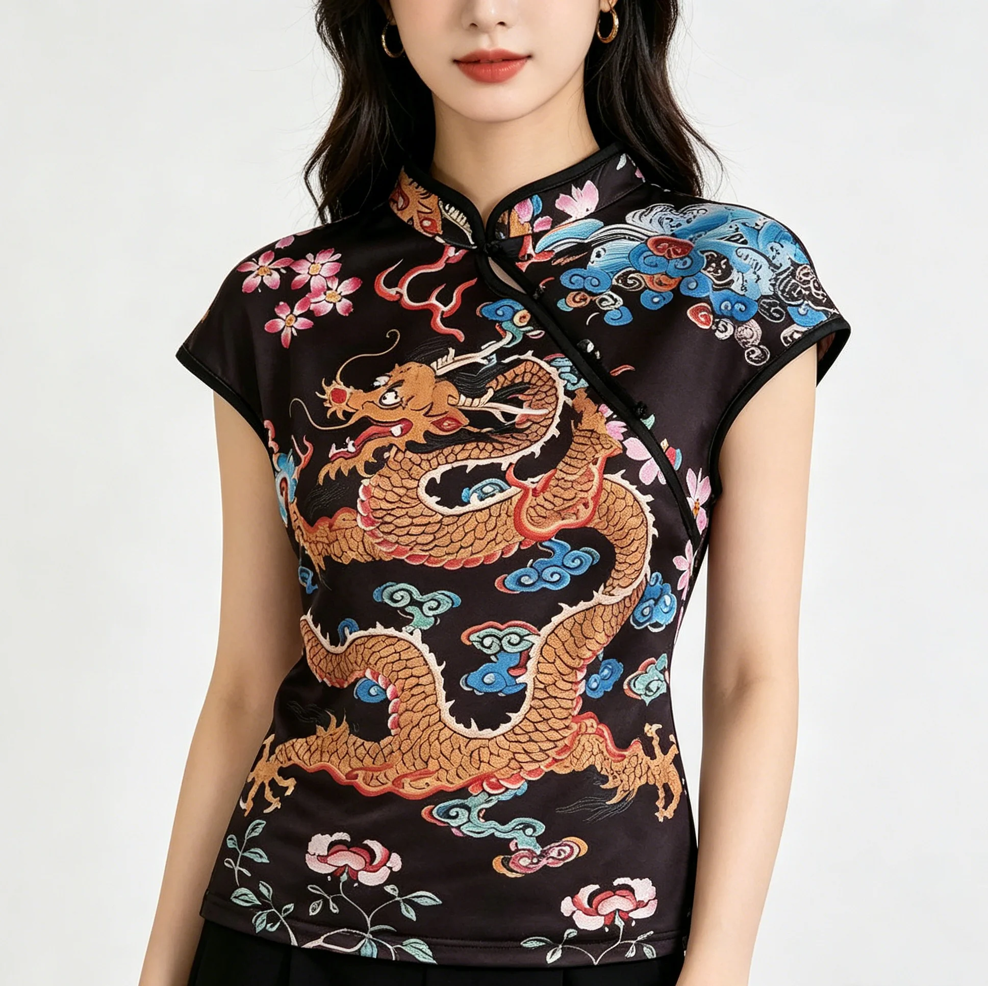 camiseta-de-manga-curta-com-gola-alta-e-fivela-com-estampa-em-blocos-de-cores-design-de-estilo-chines-moderno-e-corte-slim