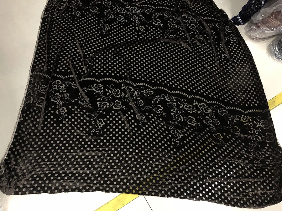 قماش فستان صغير منقوش عليه زهور بولكا دوت ، حرير حقيقي ، قماش مخملي ، بني ، مفرغ ، عالي الجودة