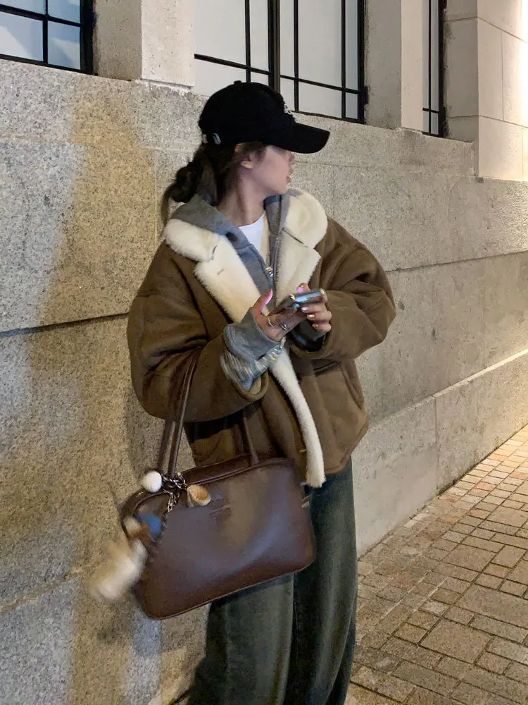 معاطف فرو شيربا الصناعية سترات من الفرو للنساء جيب بياقة مقلوبة وأكمام طويلة واحدة الصدر فضفاضة تناسب غير رسمية لخريف وشتاء 2025 #6