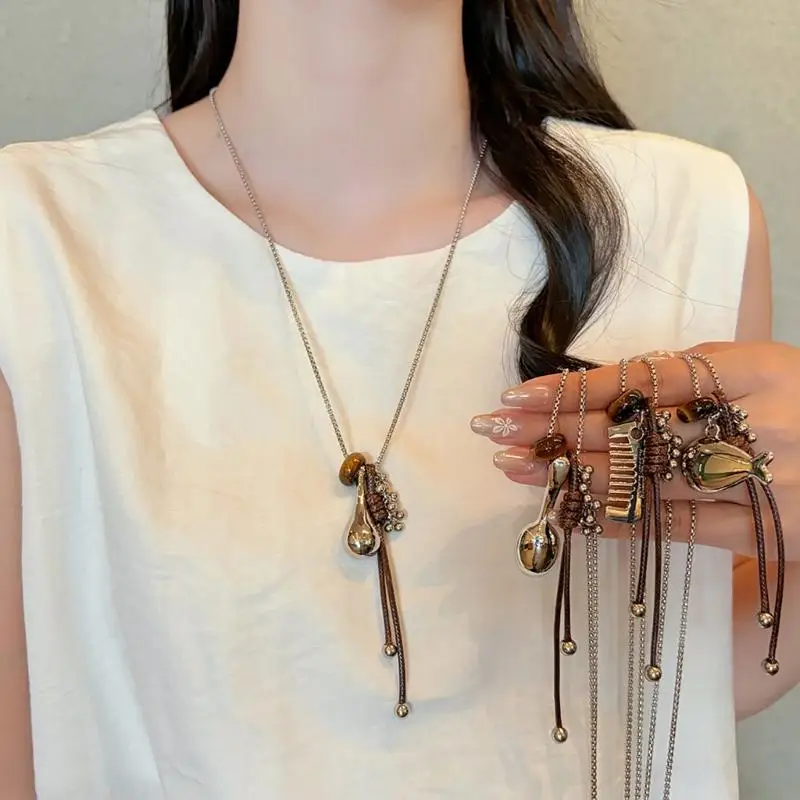 195C Long Pendant Necklace for Women, Adjustable Vintage Chain Jewelry for Shirts, V-Neck Tops and Commute Styling Wear