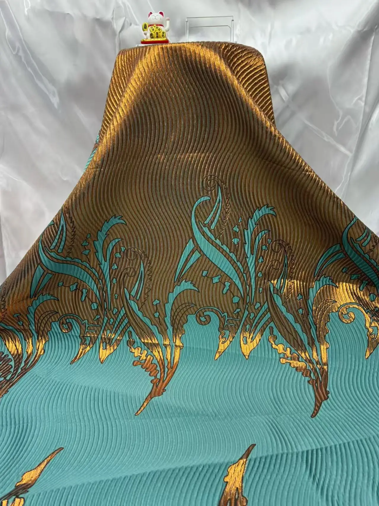 قماش دانتيل دمشقي أفريقي 2026 قماش بروكيد نيجيري تصميم ذاتي الصنع خياطة دمشقي من قماش الجاكار لملابس الزفاف الأفريقية #2