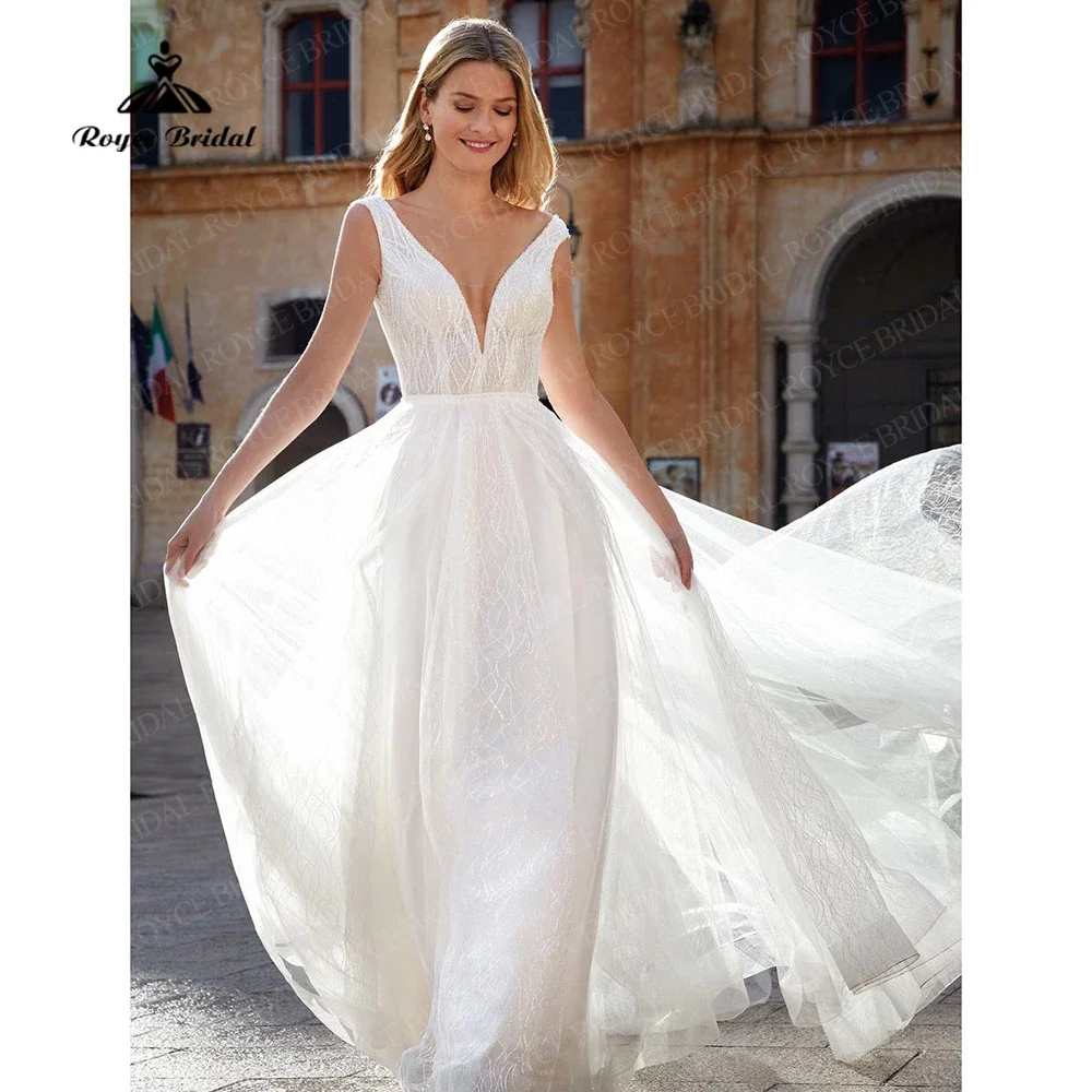 فستان زفاف Roycebridal Beach على شكل حرف a من التل اللامع اللامع مثير بياقة على شكل V وأكمام قصيرة سويب تريان 2025 مخصص فيستدو دي نويفا