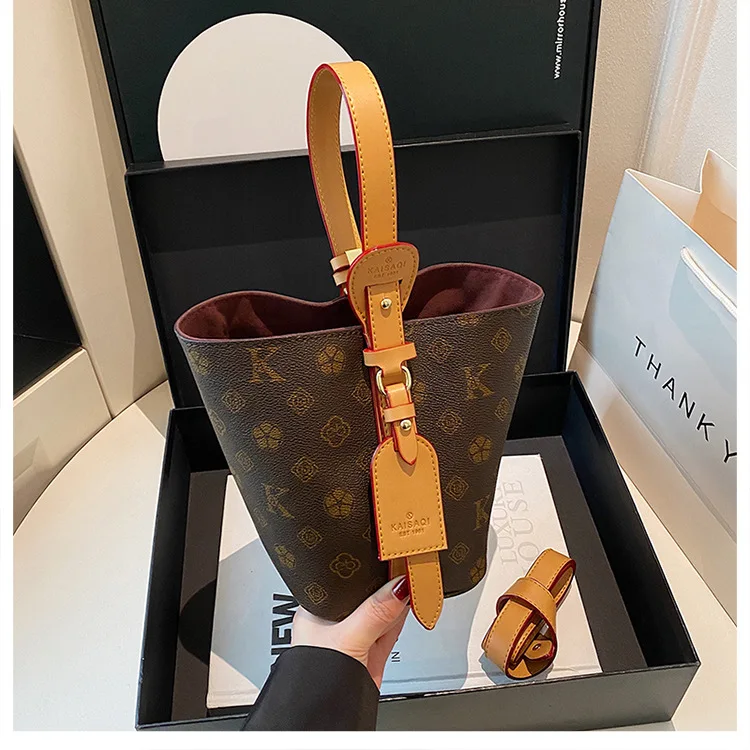 

Vintage Monogram Bucket Bag for Women, Retro Chic Shoulder Bag for Commute, Spacious & Stylish Crossbody Purse