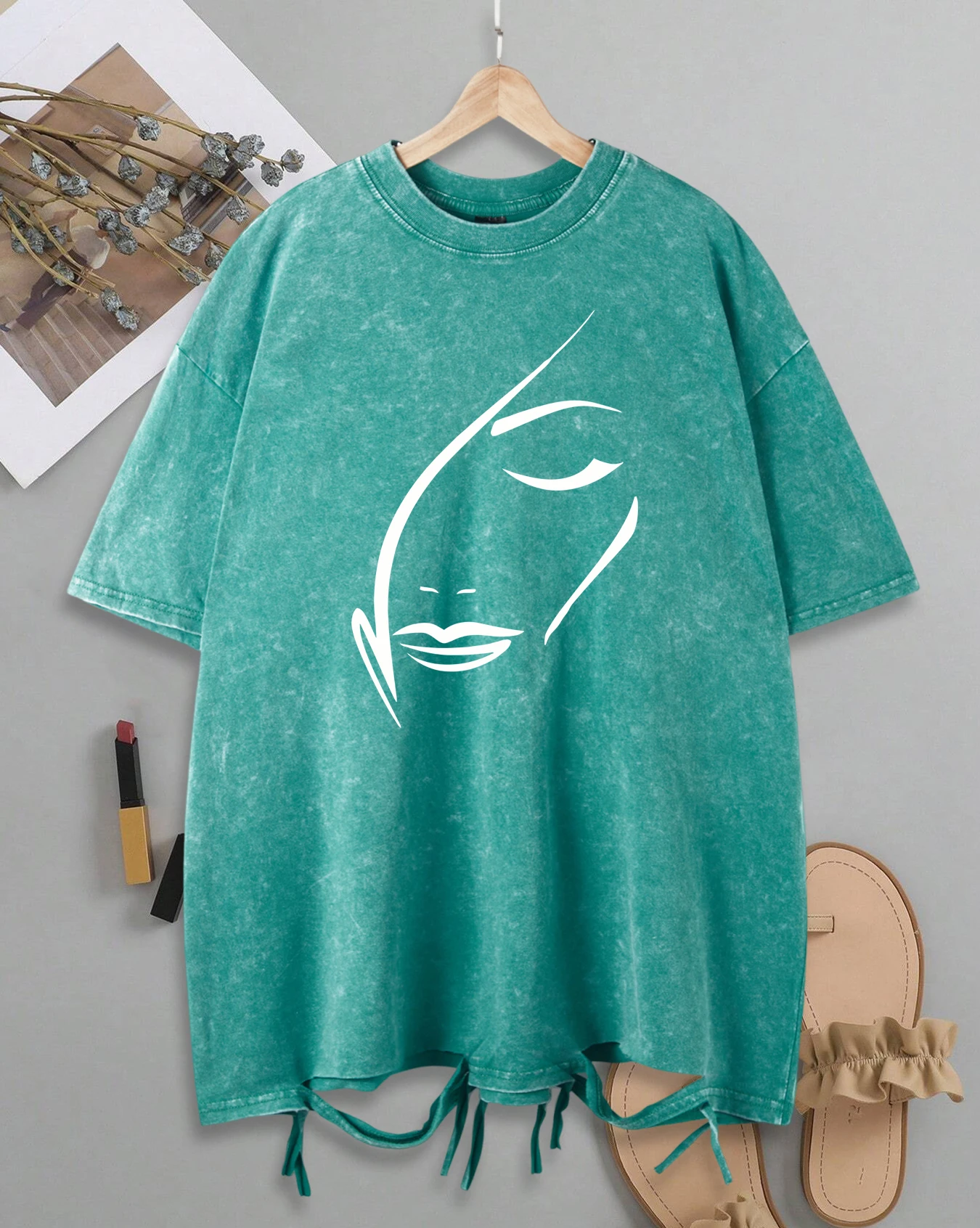 

Half Face Of The Lady Print Washed Holes T-Shirt Women Y2K Cotton Tee Shirts All-Match Cool Clothing Summer Oversized Top