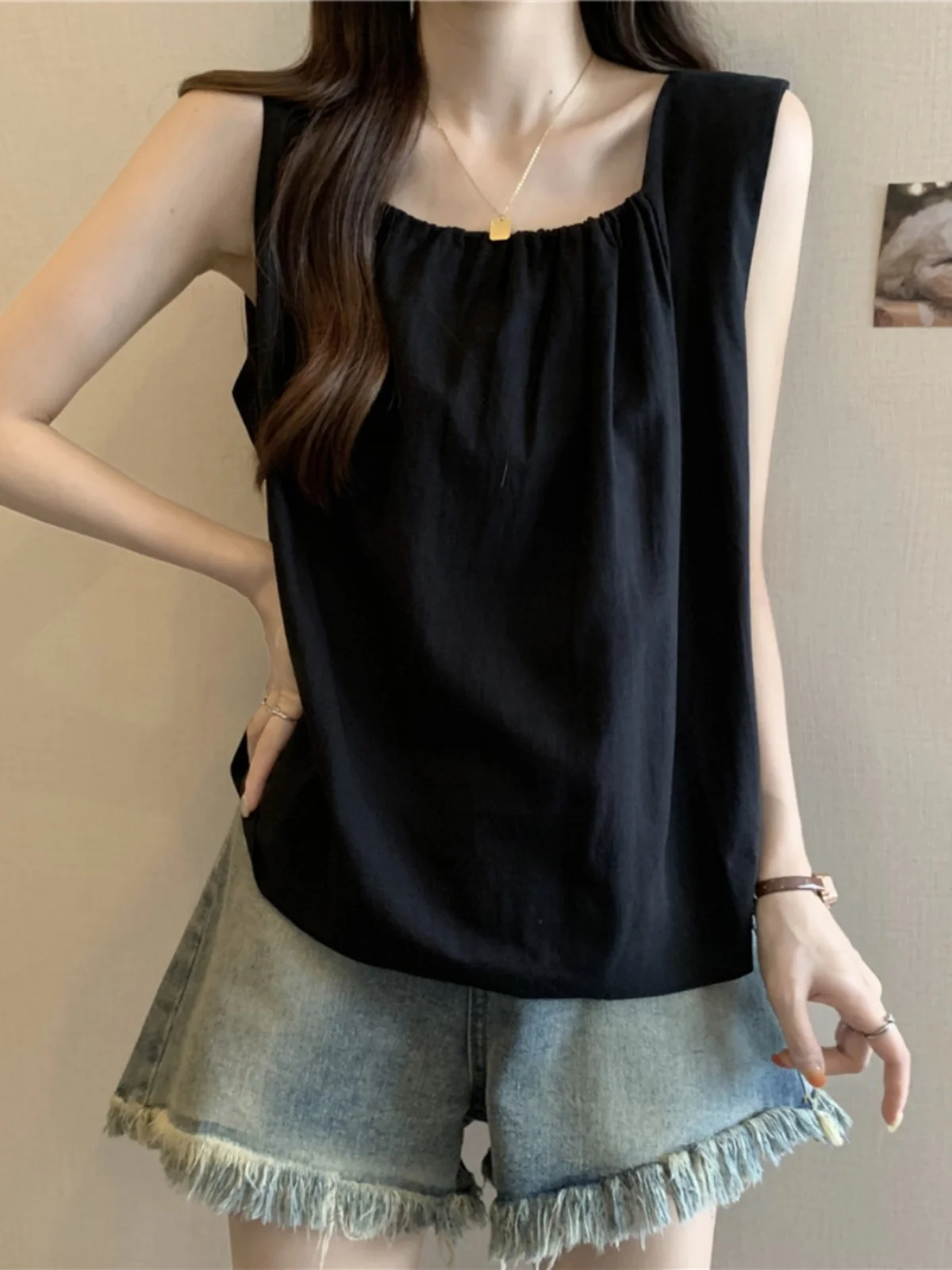 

Women's Summer Square Collar Sleeveless Vest Loose Fit Doll Shirt Design Sense Outerwear Tank Top Korean Style Commute Wind