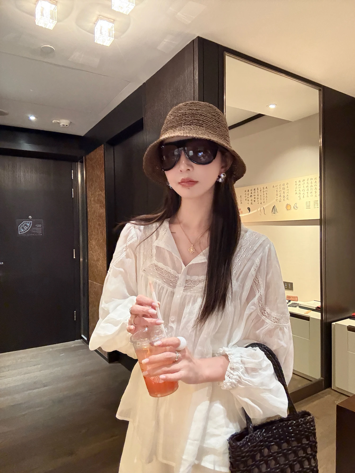 

Ladies Long Sleeve Linen Shirt Oxygen Breathable Heavy Work Accordion Lace Patchwork Sun Protection Top Comfortable Spring Su...