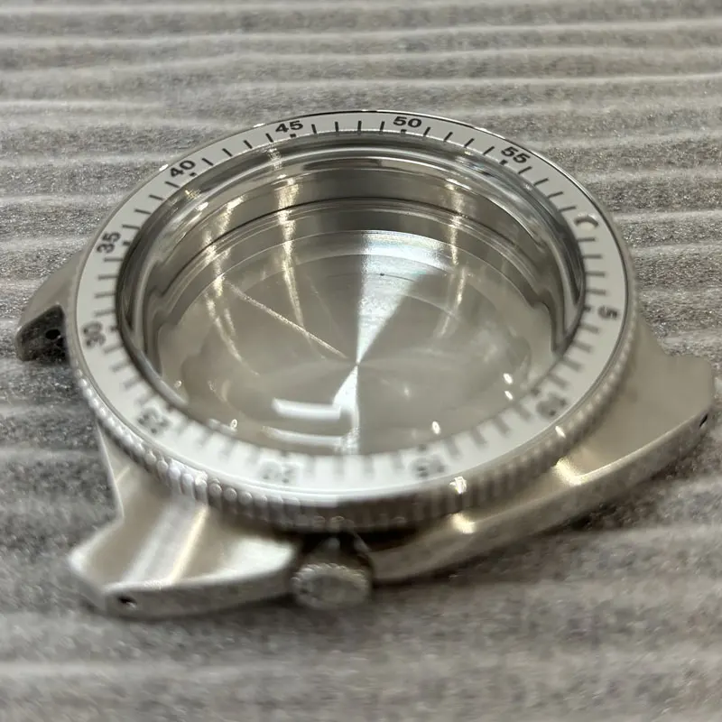 

Solid 38.2mm Stainless Steel SRPL91/93 Vintage Watch Case Bubble Hardlex Glass Suitable For NH35/36 Movement 10Bar Waterproof