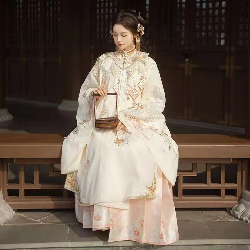 Women's Han Chinese Clothing Ming Horse-Face Skirt Machine Embroidery Cloud Shoulder Neck Spring and Summer Pipa Sleeve