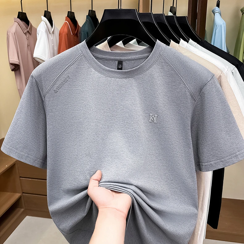 Modisches Luxusmarken-T-Shirt für Herren mit Kurzarm, geprägten Buchstaben, neuem Stil, atmungsaktiv, sommerlich, lässig, Rundhalsausschnitt, einfarbig. – Detail 16