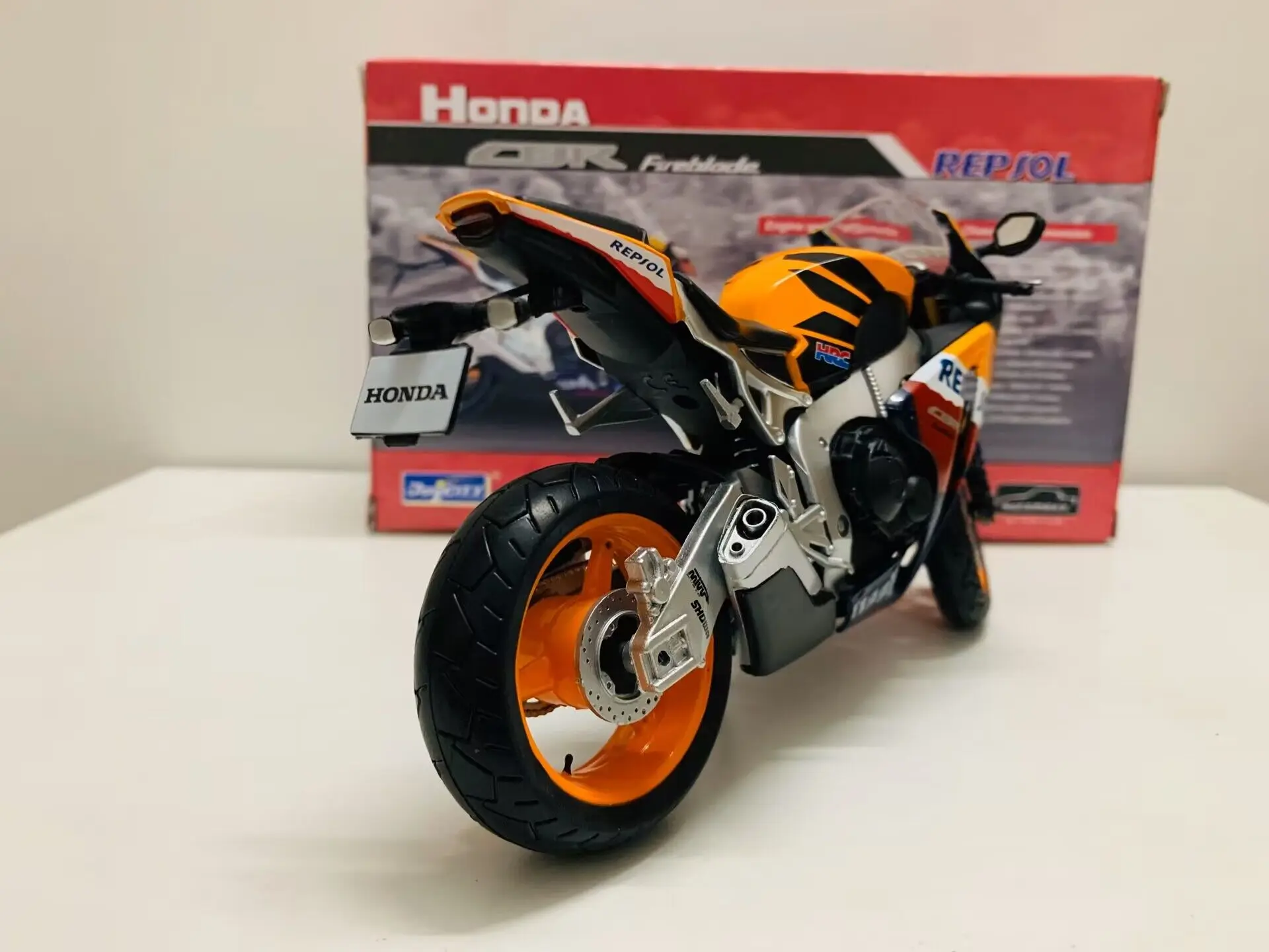 1:12 литье под давлением/Пластиковый мотоцикл CBR1000RR Fireblade Repsol Joycity модель велосипеда Newin Box