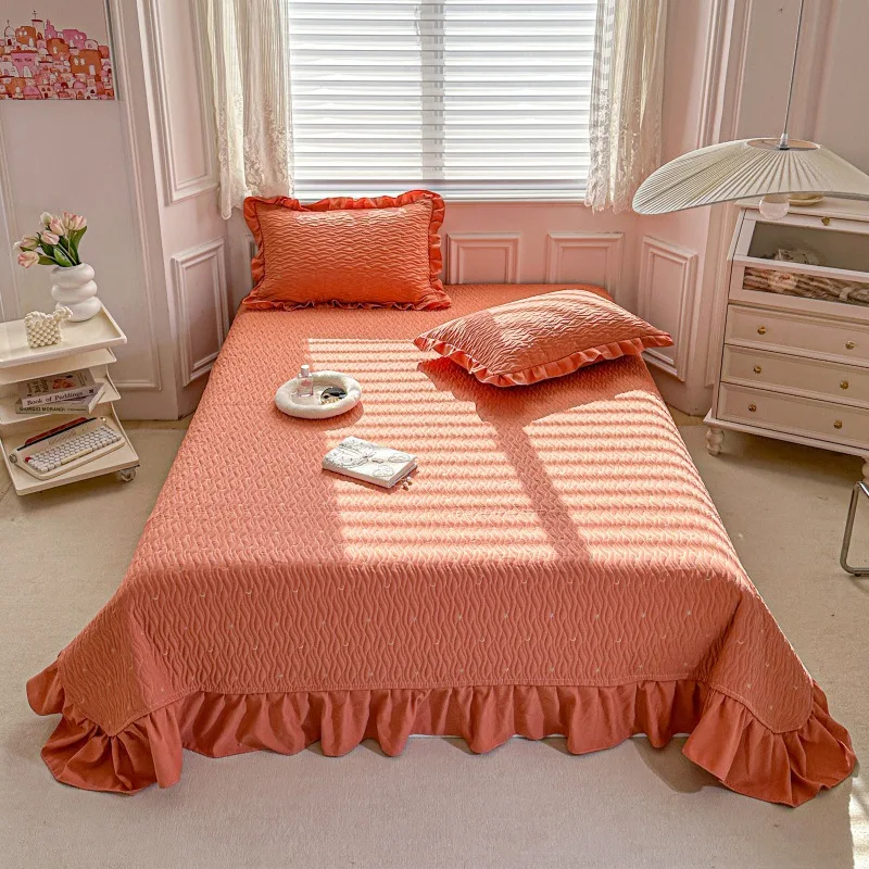

2025 new version wrinkled yarn lace padded bed cover three-piece set knitted embroidered summer quilt Xia Liang quilt