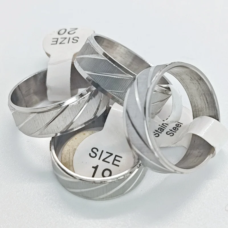 Wholesale 10/20/30 Pcs Brushed Slant Stainless Steel Couple Rings Unisex Hypoallergenic Daily Fashion Bulk Jewelry Supply