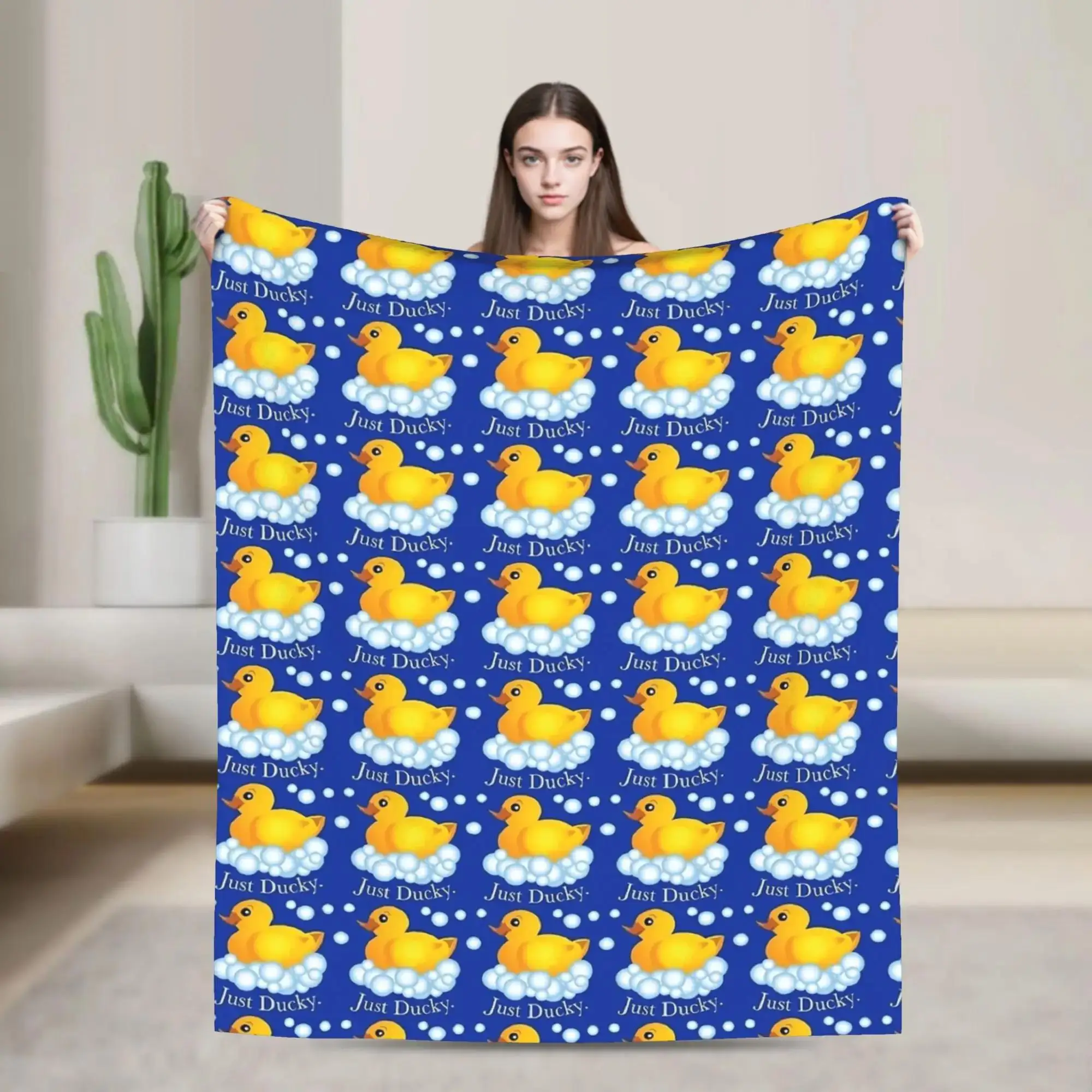 

Плюшевый плед Just Ducky Rubber Duck and Bubbles: Мягкое теплое фланелевое покрывало для детей, идеально подходит для стульев, кроватей и домашнего комфорта