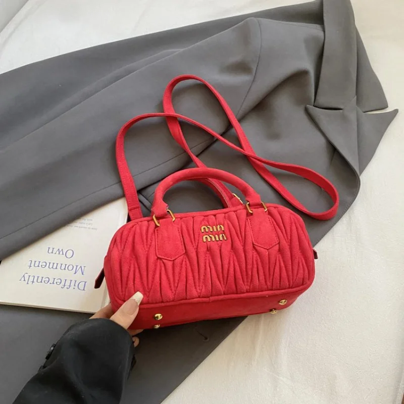 

High-End Women's Tote Bag Crafted From Durable Leather Featuring Trendy Commuter Design And Famous Chic Look​