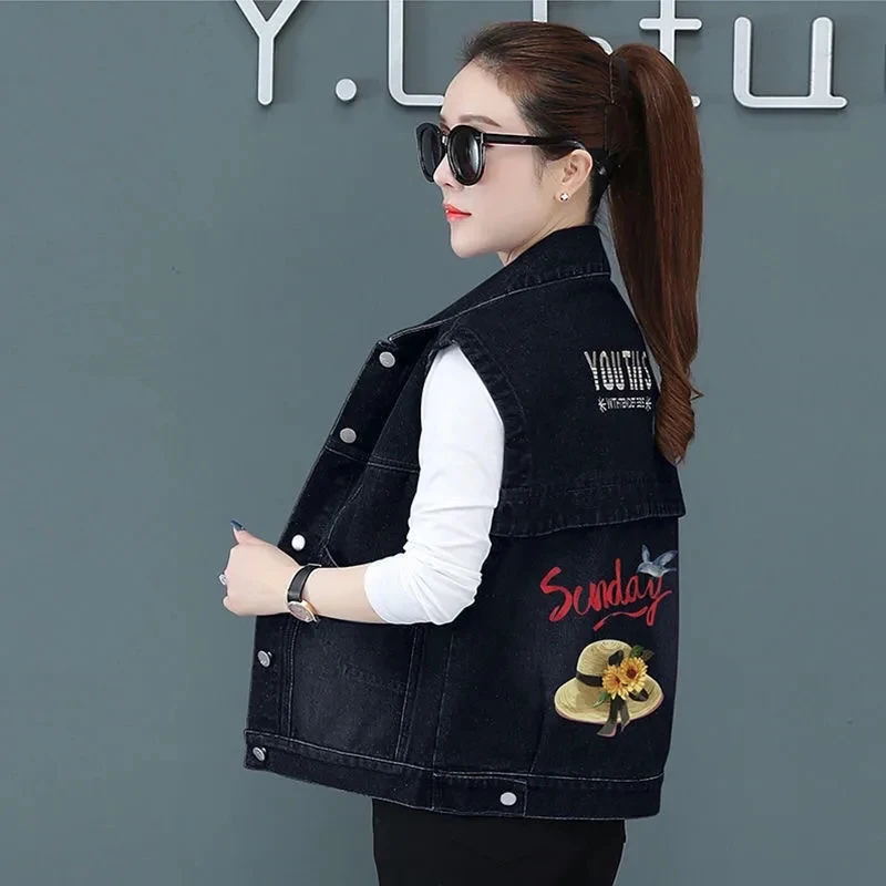2023 New Women's Denim Vest Spring Summer Cotton Short Jeans Coat Sleeveless Vest Jacket Female Korean Embroidered Waistcoat 5XL
