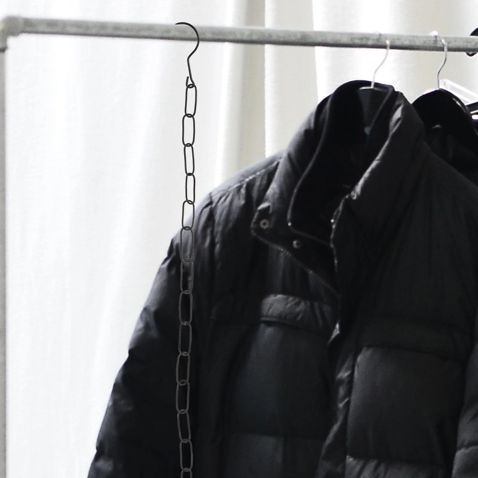 

Market Clothes Display Chain Heavy Duty Iron Long Hanging Chain with Hooks Decorative Retail Shop Garment Hanging