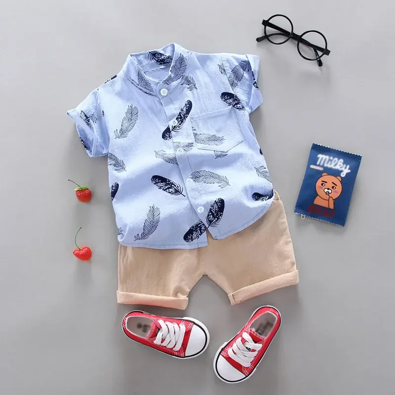 PatPat 2pcs Toddler Boy Vacation Feather Print Shirt and Shorts Set Perfect for Outings and Daily Wear Basic Style Comfortable