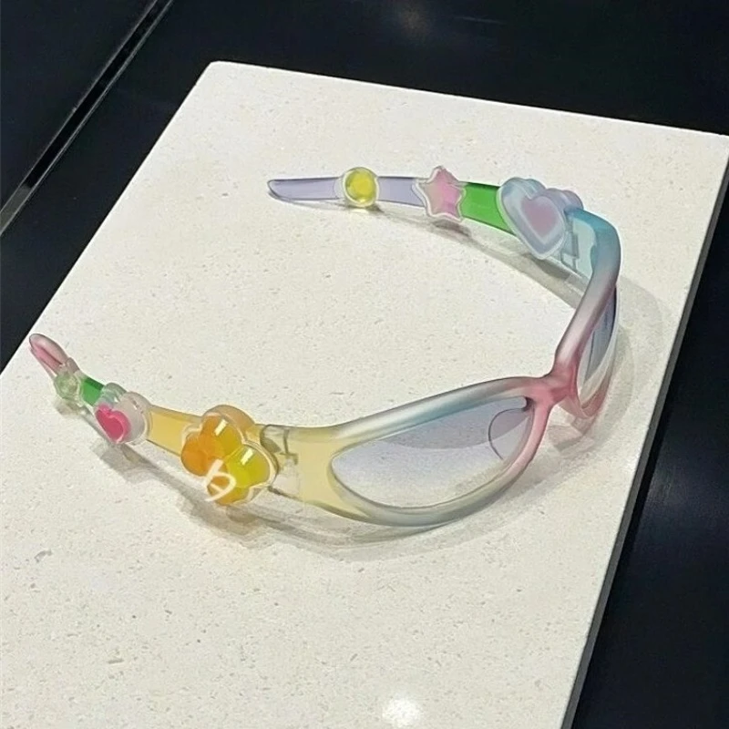 

Y2K Ladies Love Heart Sunglasses Retro Big Frame Women Sunglasses UV400 Protection Summer Shades Eyewear Anti Blue Light Glasses