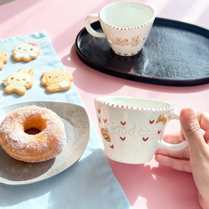 Handgekneckte Keramikbecher, handgezeichnete Unterglasur-Farbrelief, unregelmäßiger Bär, Milch, Teetasse, Waffel, Croissant, Haferflocken, Frühstückstasse