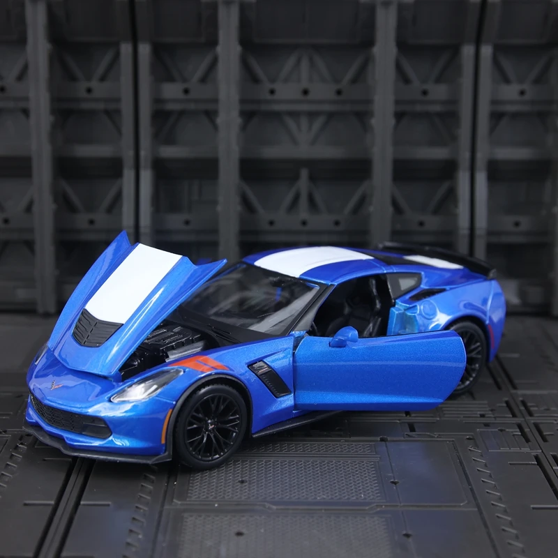 

Maisto 1:24 Simulated Corvette Grand Sport alloy car model ornament collection, doors and hood can be opened, supercar car gift