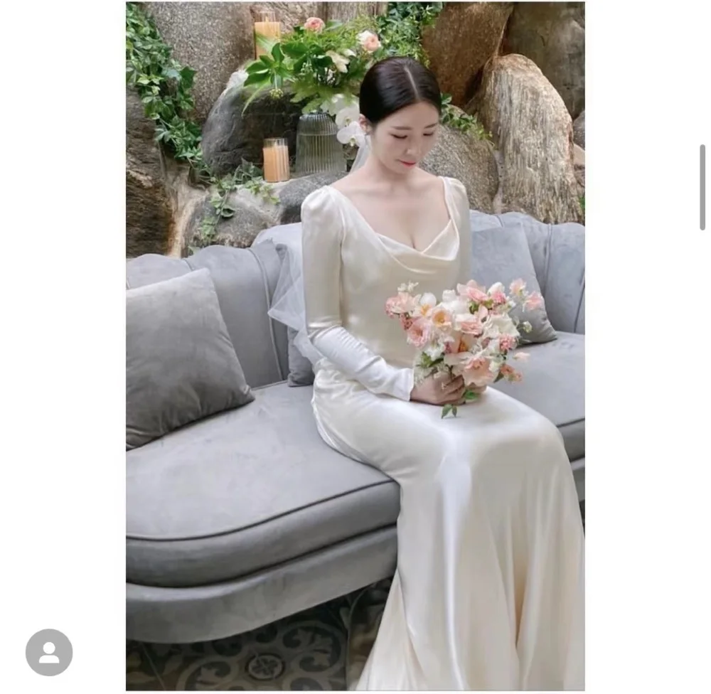 2022 New Design Cowl Neck Sweep Train Wedding Dress Long Sleeves 웨딩드레스 Soft Satin Sheath Simple Korean Bridal Gowns Backless