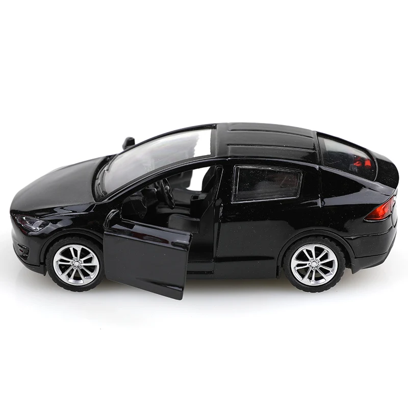 (مع أكياسها) 1:36 موديل X سيدان، سيارة محاكاة مصنوعة من خليط معدني، سيارة لعبة محاكاة للأطفال، نموذج لعبة، زخرفة سيارة، سيارة لعبة.