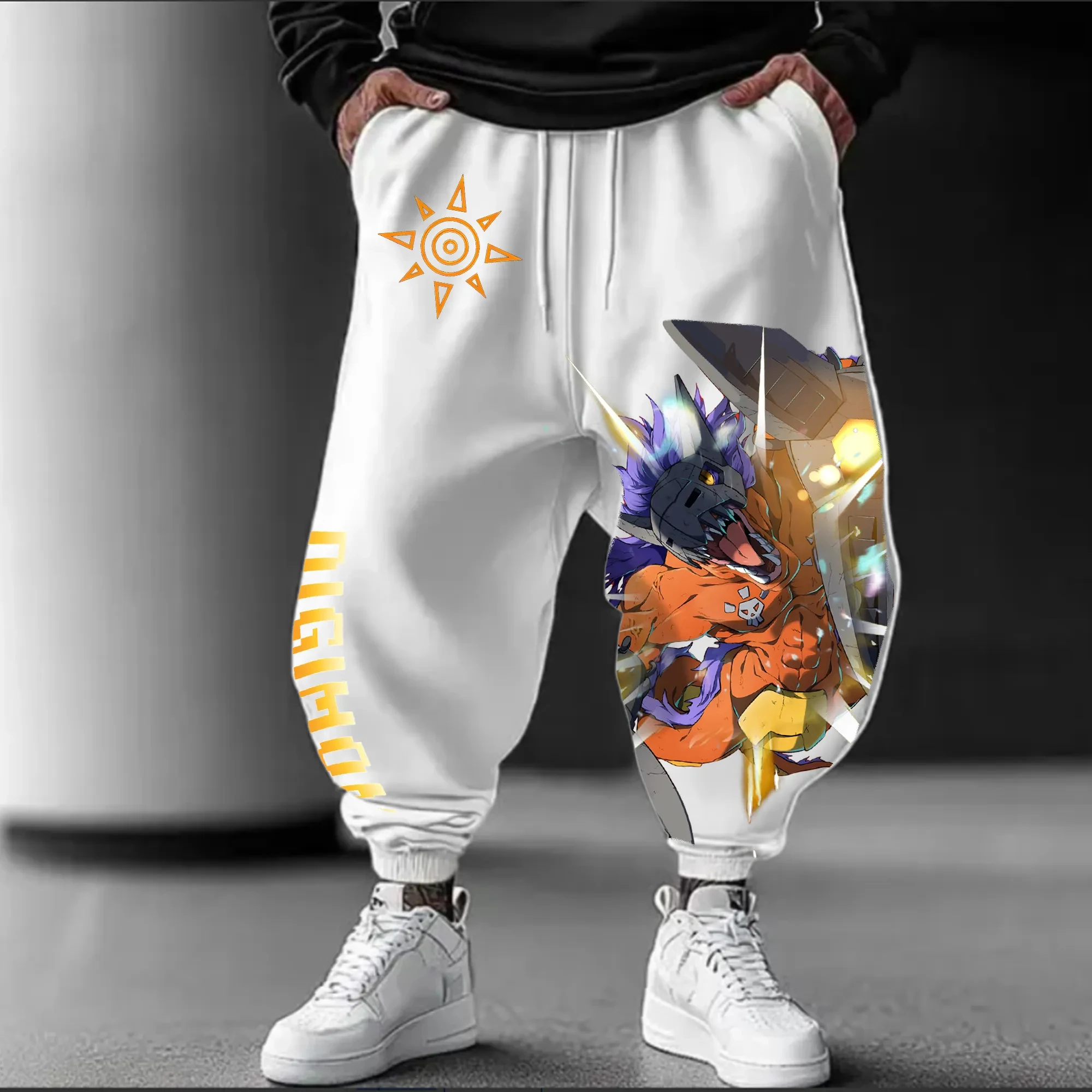 กางเกงจ็อกเกอร์ทรงฮาเร็มสีขาวสำหรับผู้ชาย พิมพ์ลายกราฟฟิตี้สุดเท่ห์จากอนิเมะดิจิมอน อากูมอน และโอเมกามอน ทรงหลวม ปลายขาจั๊มพ์ สไตล์ฮิปฮอป