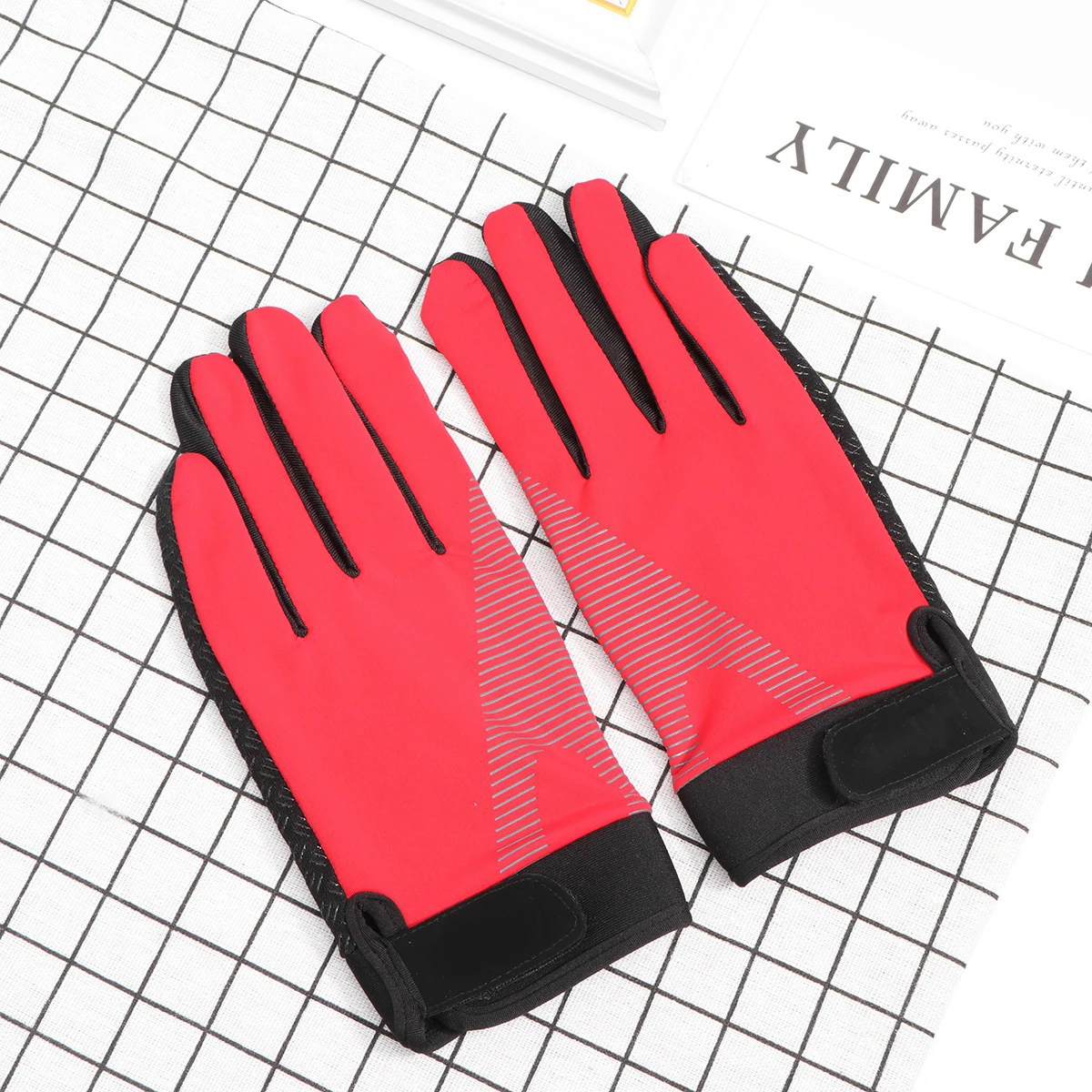 

1Pair Anti-Slip Diving Gloves Fishing Scratch Protection Safety Gloves For Swimming Snorkeling Kayaking Scuba Water Sports Red