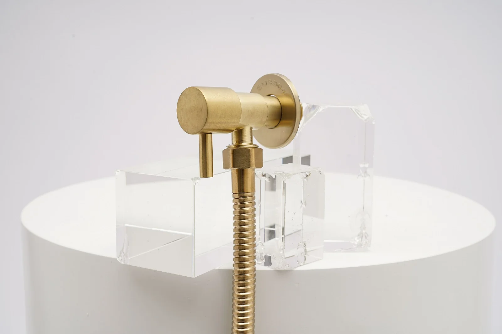 1.5m Gold Modern Wall-Mounted Bathtub Faucet With Manual Shower 304 Stainless Steel High-Pressure Spray Sturdy and Durable