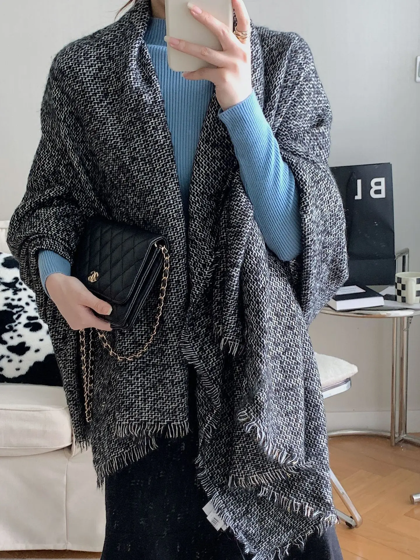 

Winter Korean Bright Silk Scarf Women's Large Shawl Imitation Cashmere Increase Warmth of The Scarf Outside The Cold Dual-use