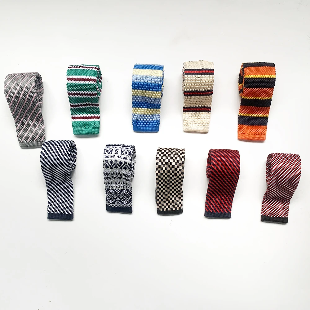 A Knitted Tie for Men and Women, with Stripes and Solid Colors, Suitable for Work, Commuting, Uniforms, and Dressing up