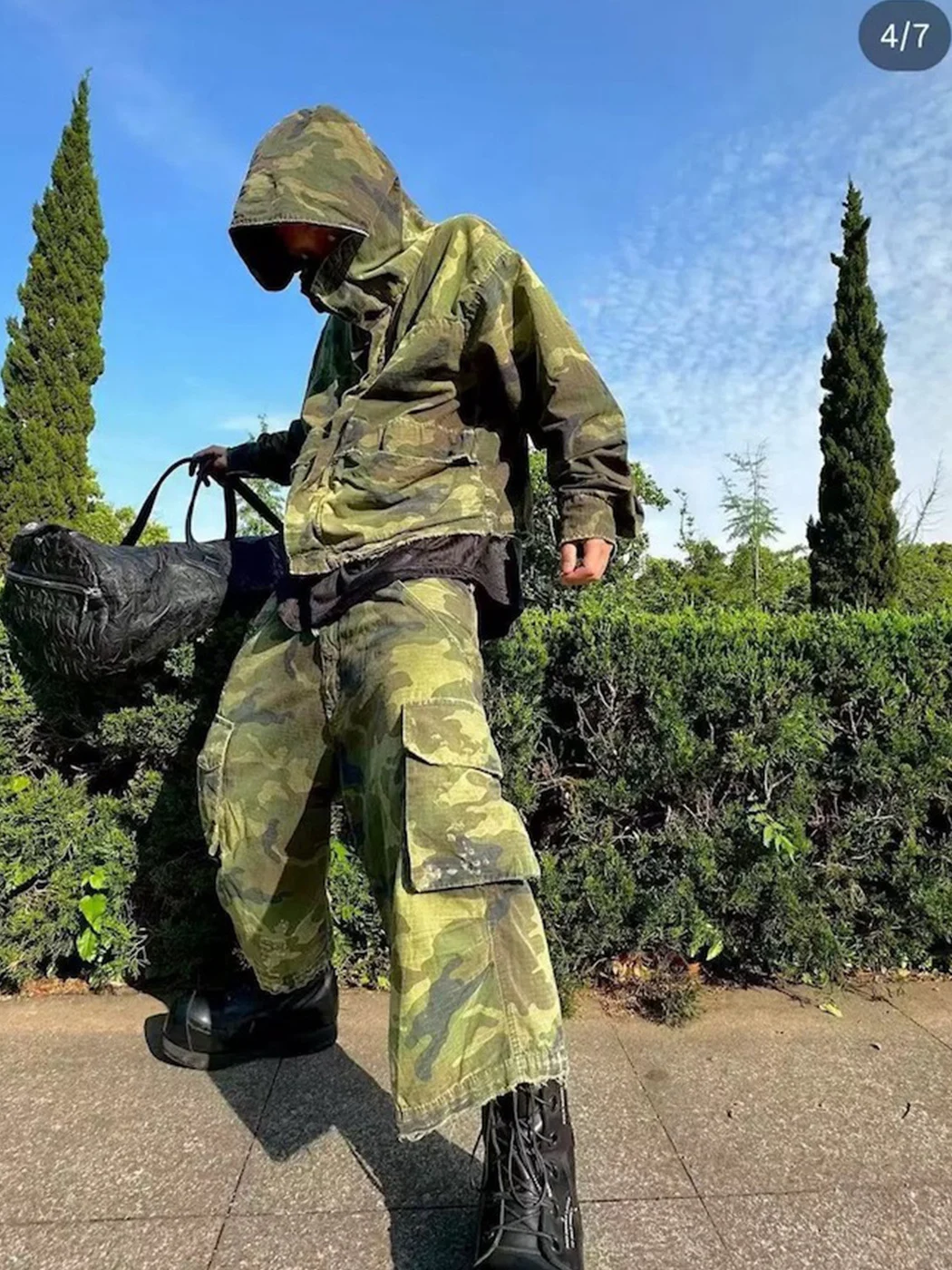 

Американские камуфляжные брюки в стиле High Street с эффектом потертости, свободного кроя, с дырками, из шести частей, в стиле INS, рабочие, повседневные шорты