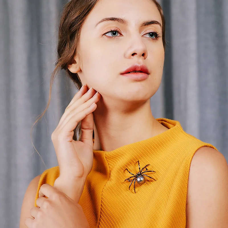 Retro Creative Insect Spider Brooch Fashion Alloy Clothes Collar Brooches Holiday Accessories