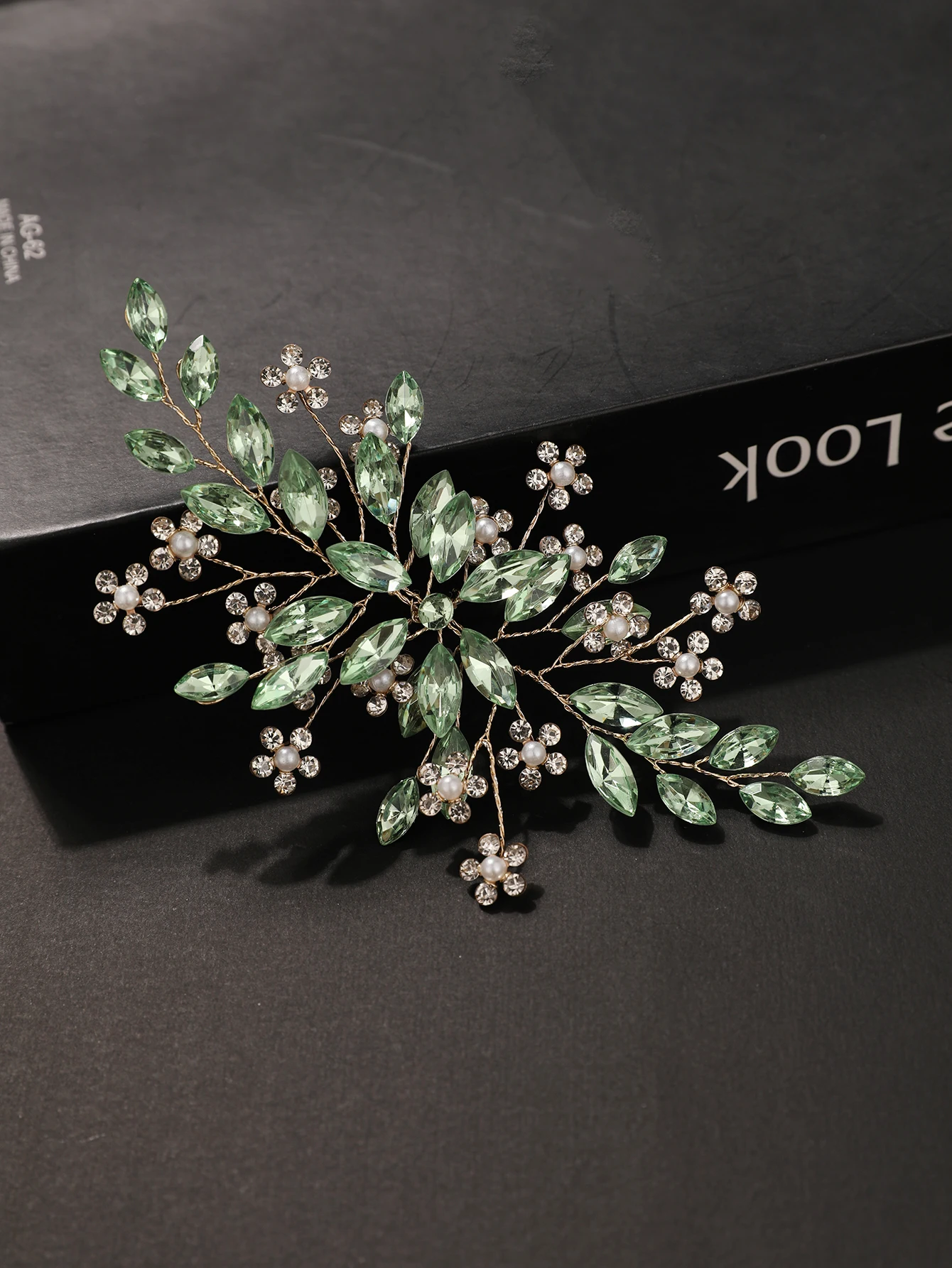 Handmade Green Crystal Pearl Hair Accessories, Bridal Wedding Updo Side Hairpiece, Forest-Style Wedding Dress Accessories